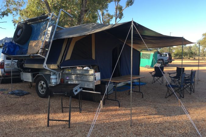 Faltcaravan an- und abkuppeln